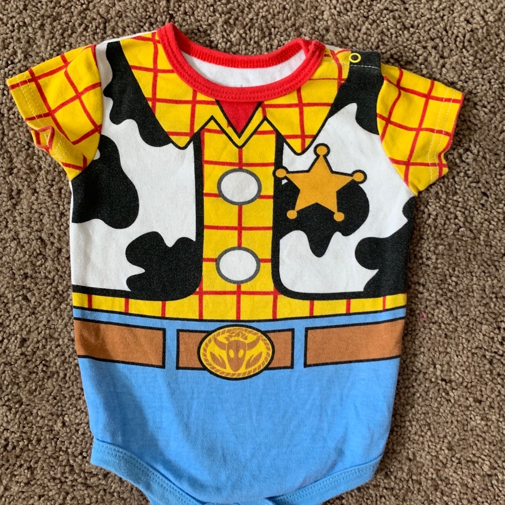 Disney Baby Woody Onesie 🐮